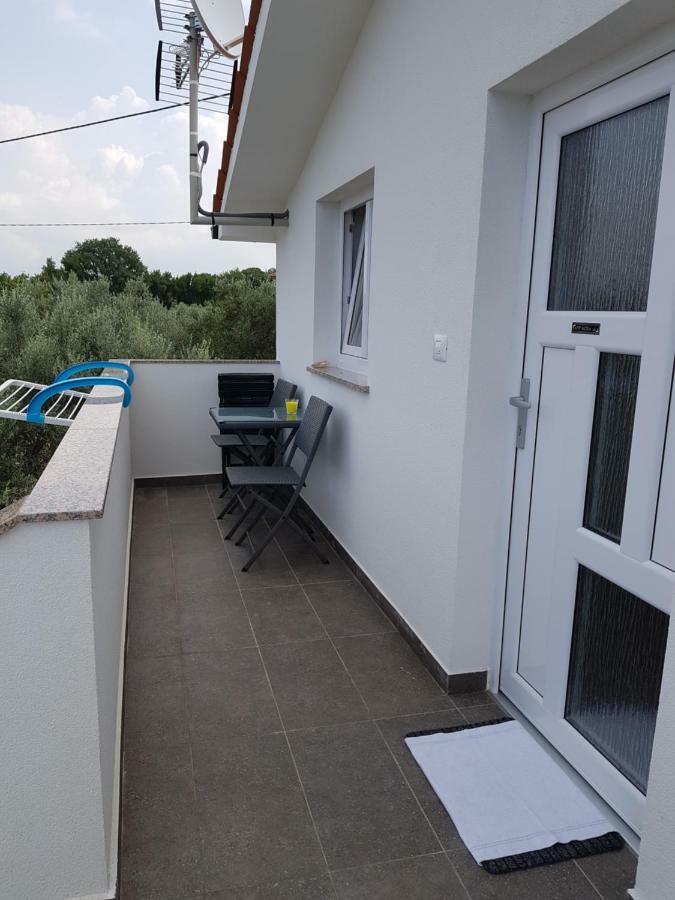 Apartmani Nora Stinjan Pula Exterior foto