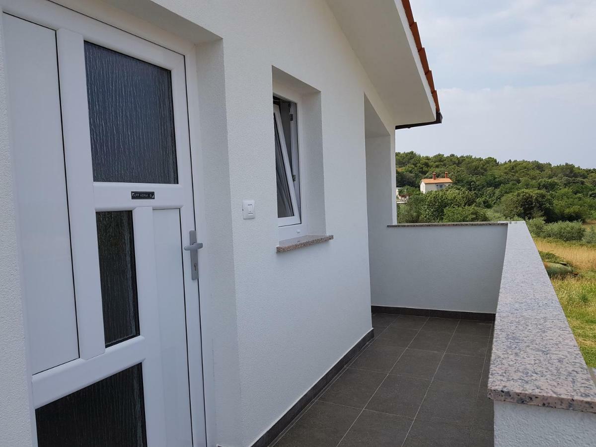 Apartmani Nora Stinjan Pula Exterior foto