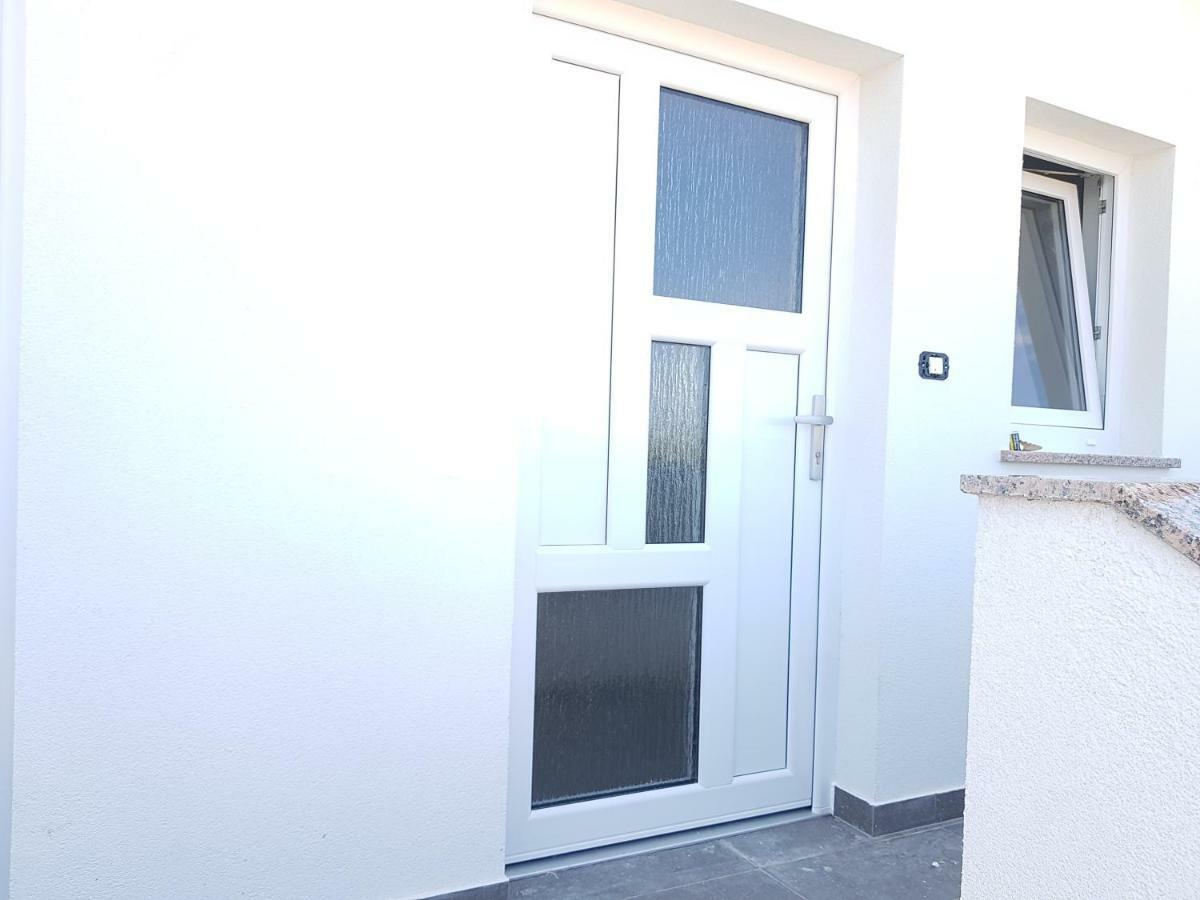 Apartmani Nora Stinjan Pula Exterior foto